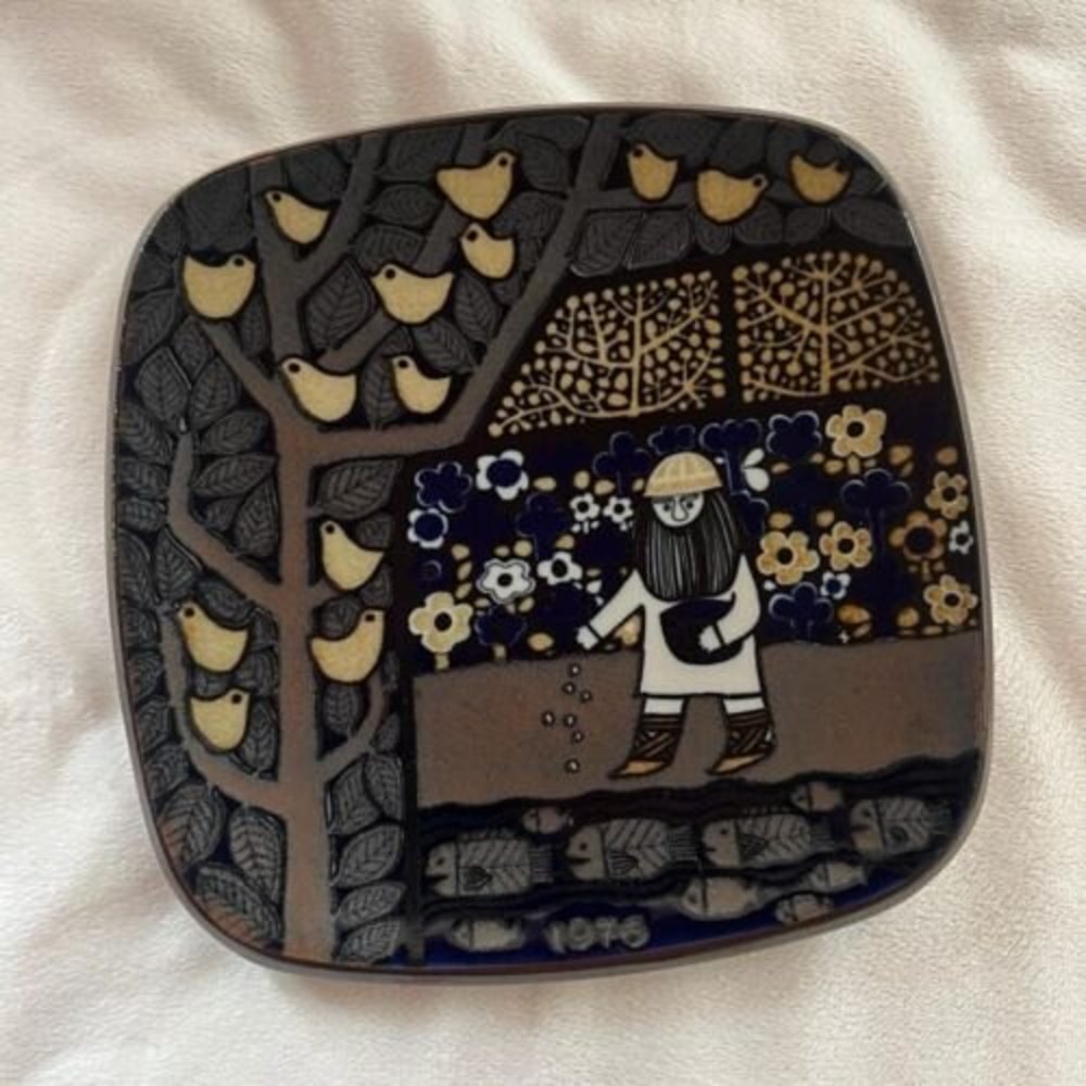 Arabia Finland Kalevala Annual Collector Plate by Raija Uosikkinen 1976- Vitage
